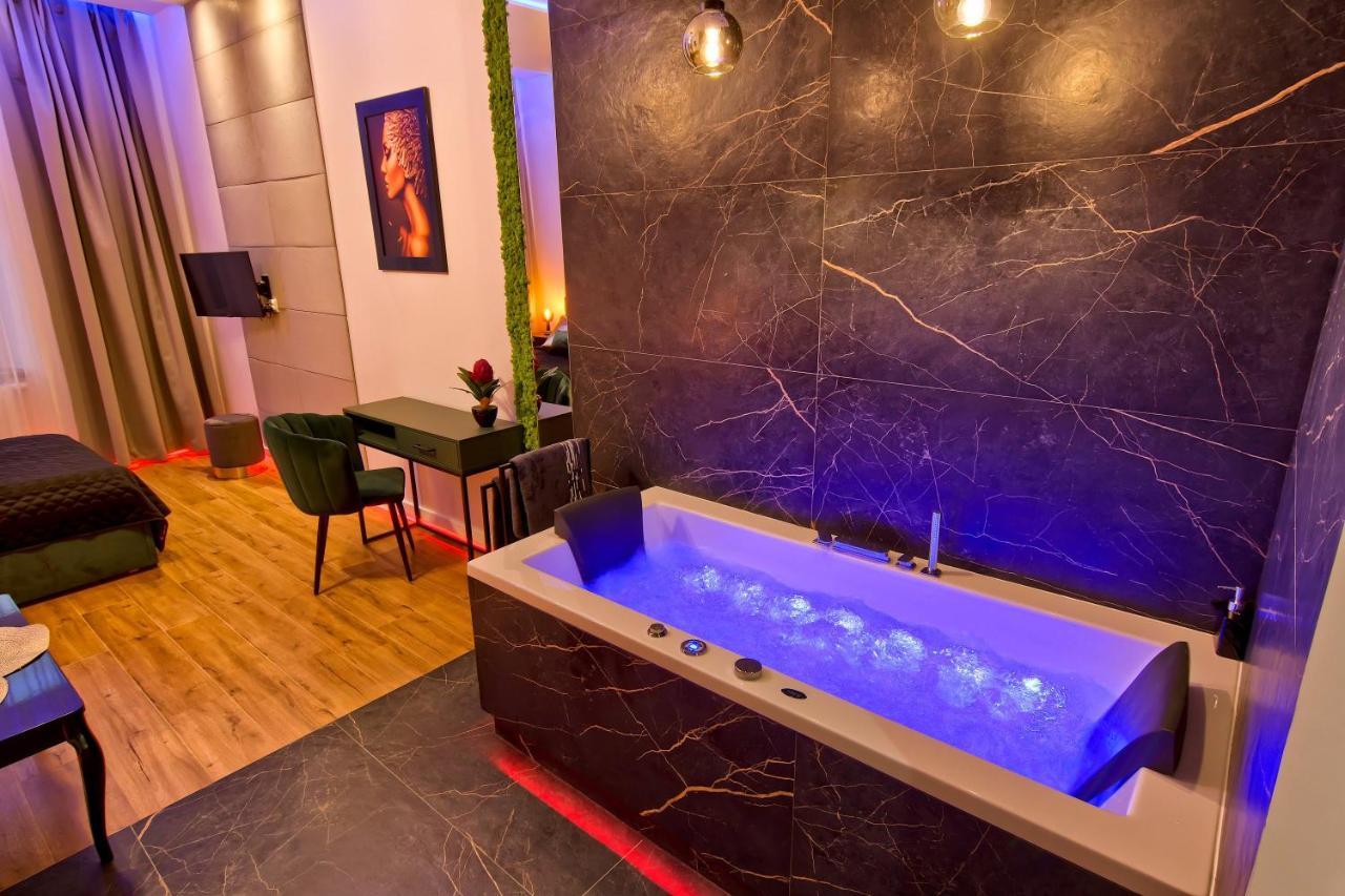 קרקוב Apartament Czarny Z Jacuzzi מראה חיצוני תמונה