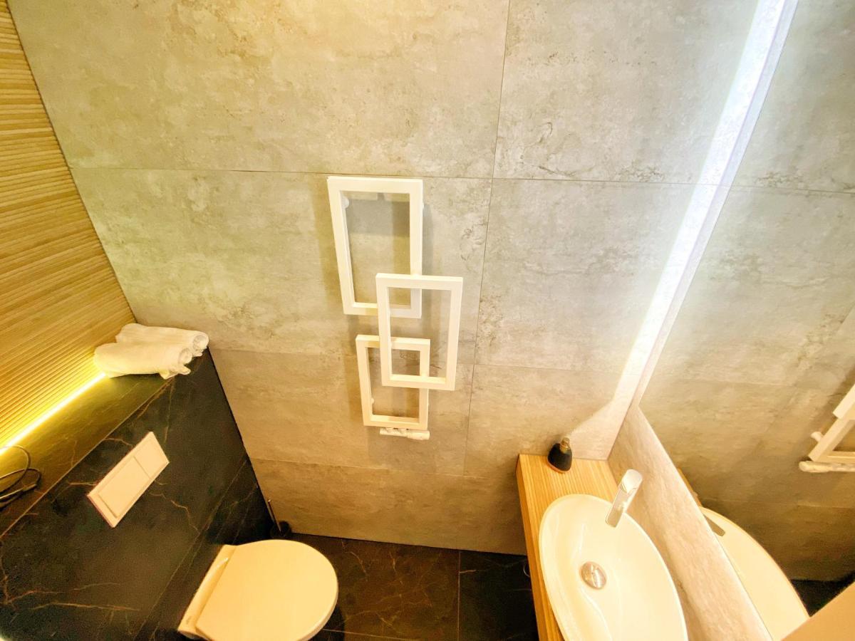 קרקוב Apartament Czarny Z Jacuzzi מראה חיצוני תמונה